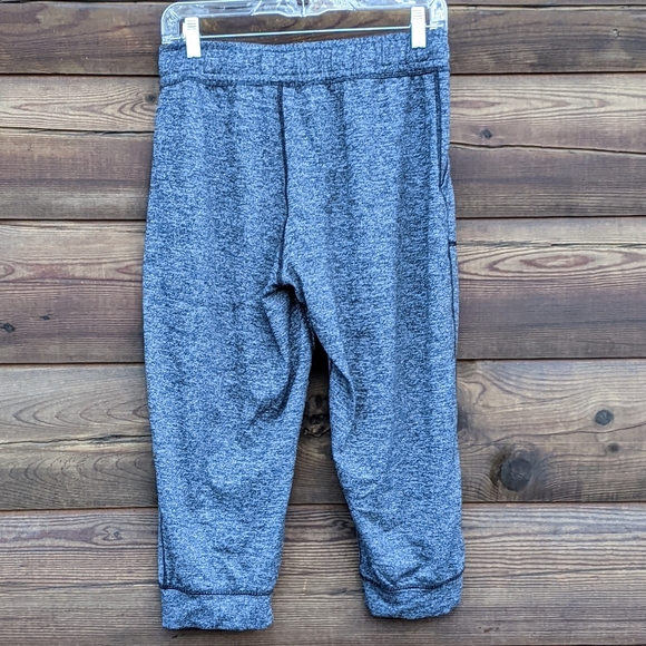 Under Armor woman's capris sweatpants - Picture 2 of 6